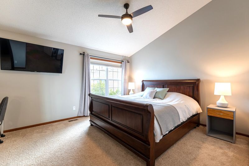 15575 June Grass Ln, Eden Prairie, MN 55347