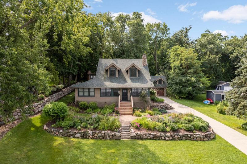 3405 Crystal Bay Rd, Wayzata, MN 55391
