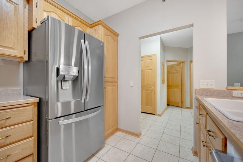 5200 Pathways Ave #105, White Bear Lake, MN 55110