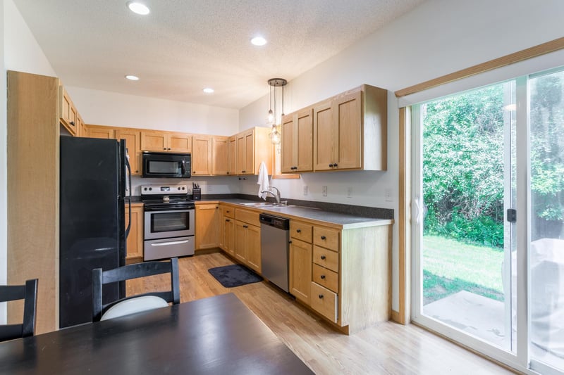 1307 County Road D Cir E, Vadnais Heights, MN 55109