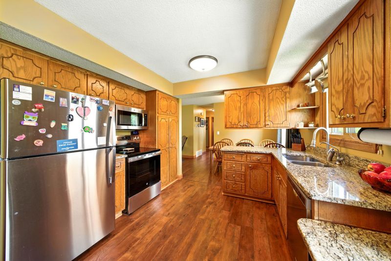 4636 Boone Ave N, New Hope, MN 55428