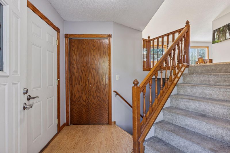 1020 Gary Dr, Saint Paul Park, MN 55071