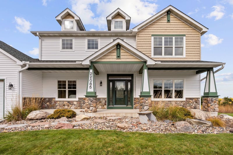 22085 Oakdale Dr, Corcoran, MN 55374