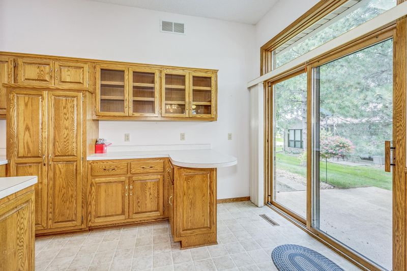 4168 Arbor Ln, Eagan, MN 55122
