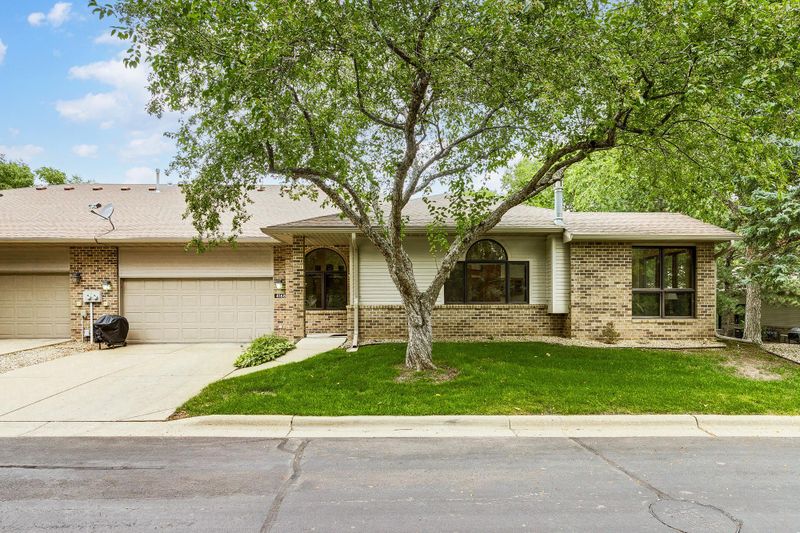 4168 Arbor Ln, Eagan, MN 55122