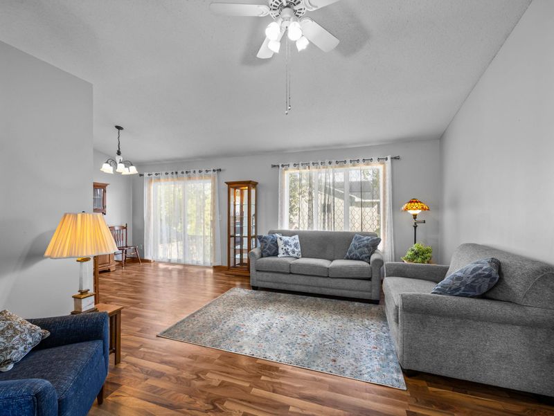 308 Shea St, Belle Plaine, MN 56011