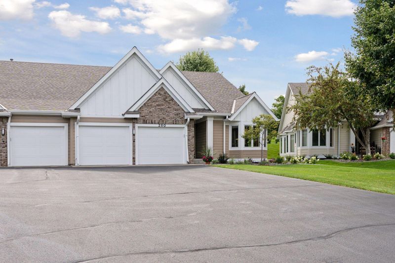 280 Sunflower Ct, Vadnais Heights, MN 55127
