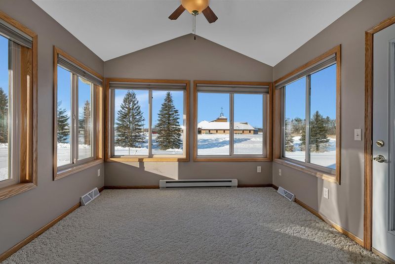 224 Harmon Ln, Litchfield, MN 55355