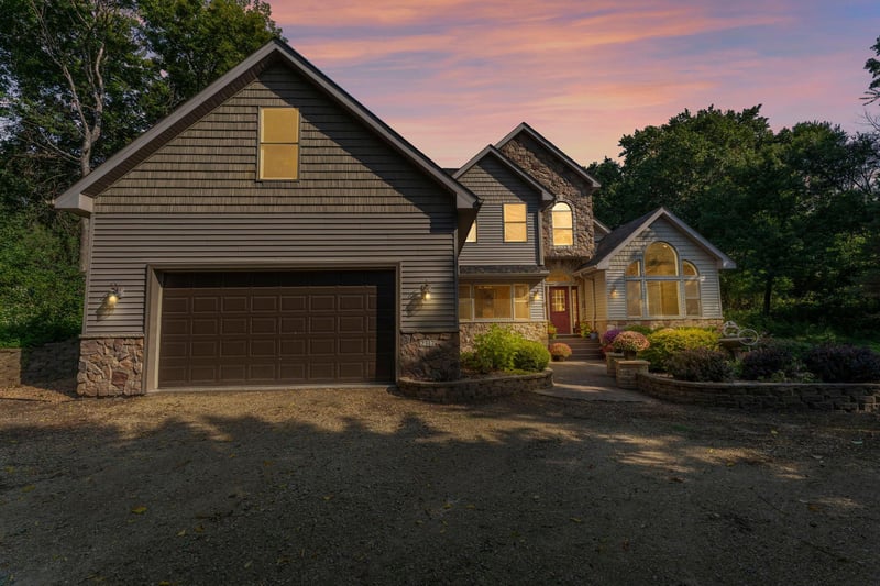 2317 Arlington Ave E, Maplewood, MN 55119
