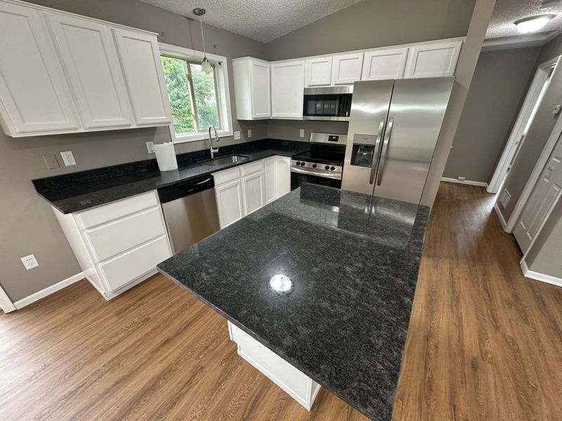 1547 Harvest Ln, Shakopee, MN 55379