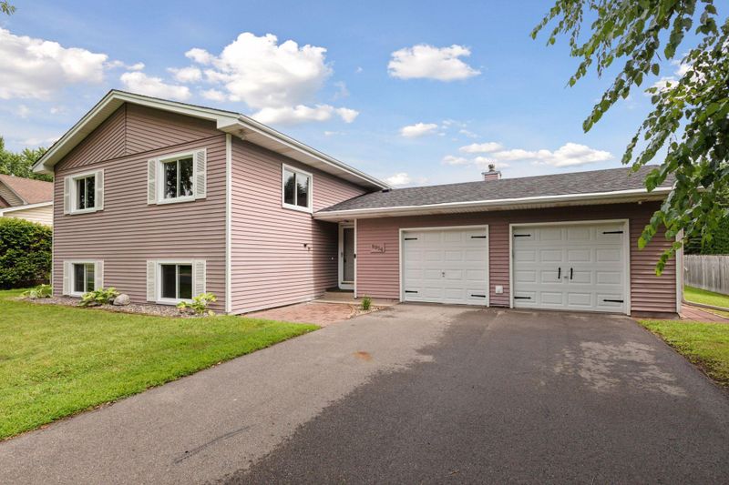 8954 Yucca Ln N, Maple Grove, MN 55369