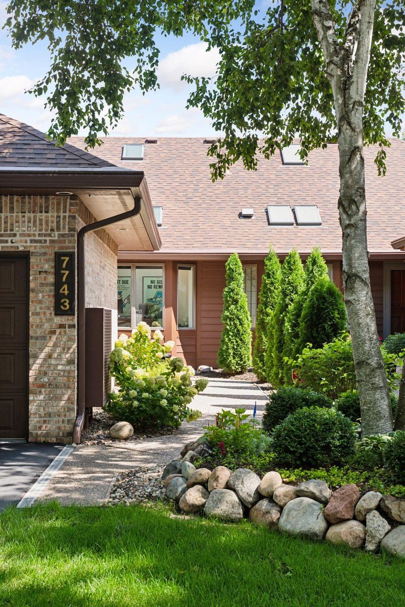7743 Shaughnessy Rd, Edina, MN 55439