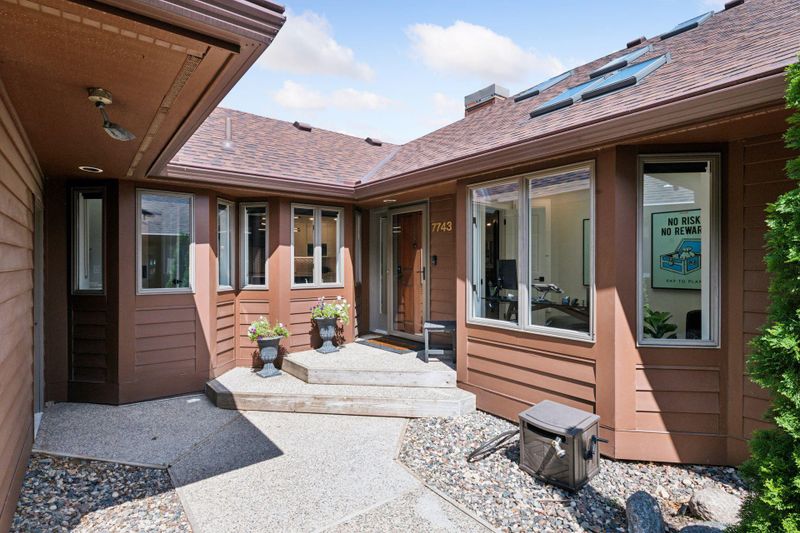 7743 Shaughnessy Rd, Edina, MN 55439