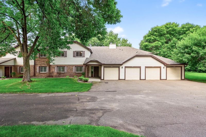 4357 Buckingham Ct #1205, Vadnais Heights, MN 55127