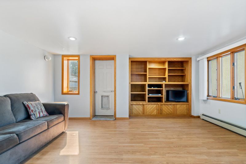 19522 Roberds Lake Blvd, Faribault, MN 55021