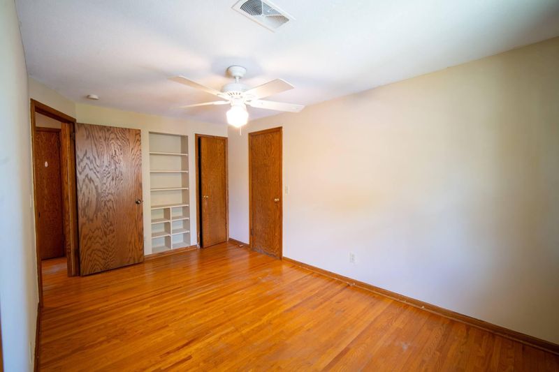 1868 Ivy Ave E, Saint Paul, MN 55119