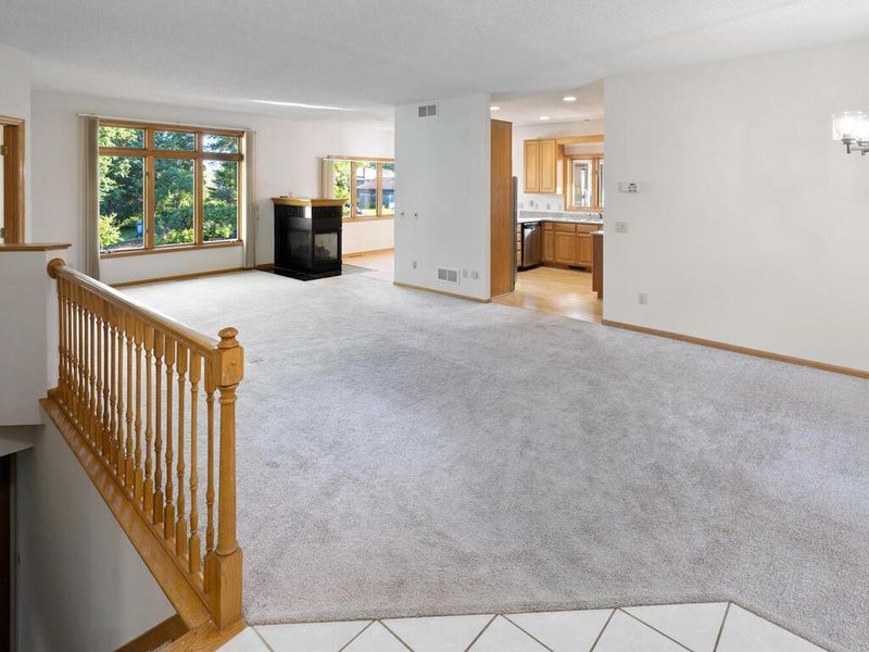 1200 Aspen Dr, Burnsville, MN 55337