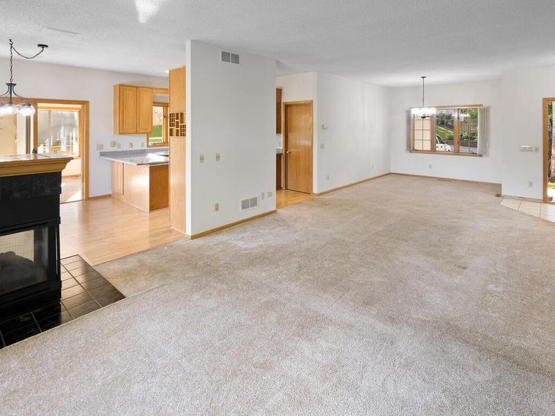 1200 Aspen Dr, Burnsville, MN 55337