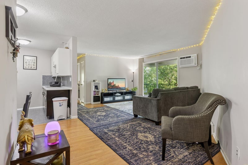6051 W Broadway Ave #306, New Hope, MN 55428
