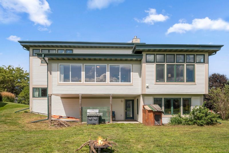 820 Superior Dr, Northfield, MN 55057