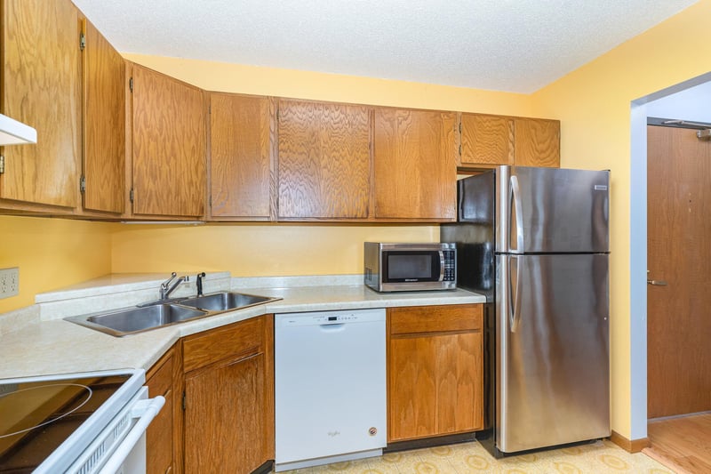 1000 Cannon Valley Dr #143, Northfield, MN 55057