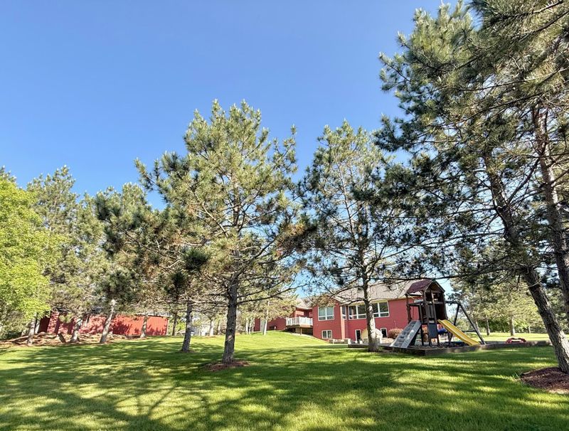 699 Shelby Dr NE, Bemidji, MN 56601