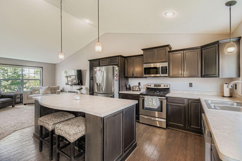 580 Hackney Ave, Shakopee, MN 55379