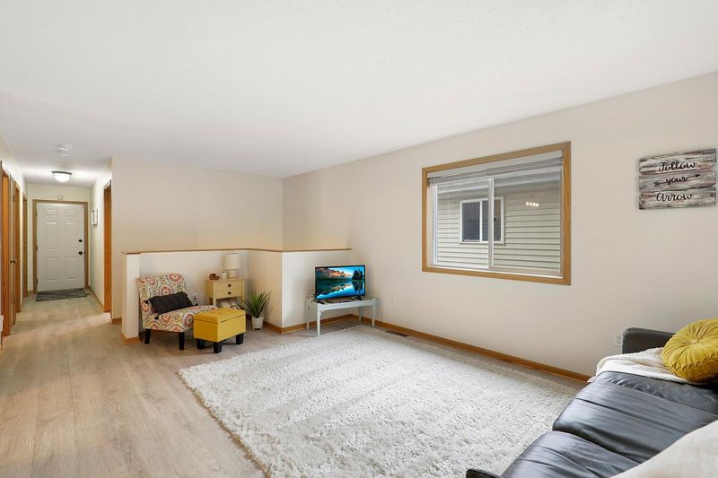 613 W 6th St, Monticello, MN 55362