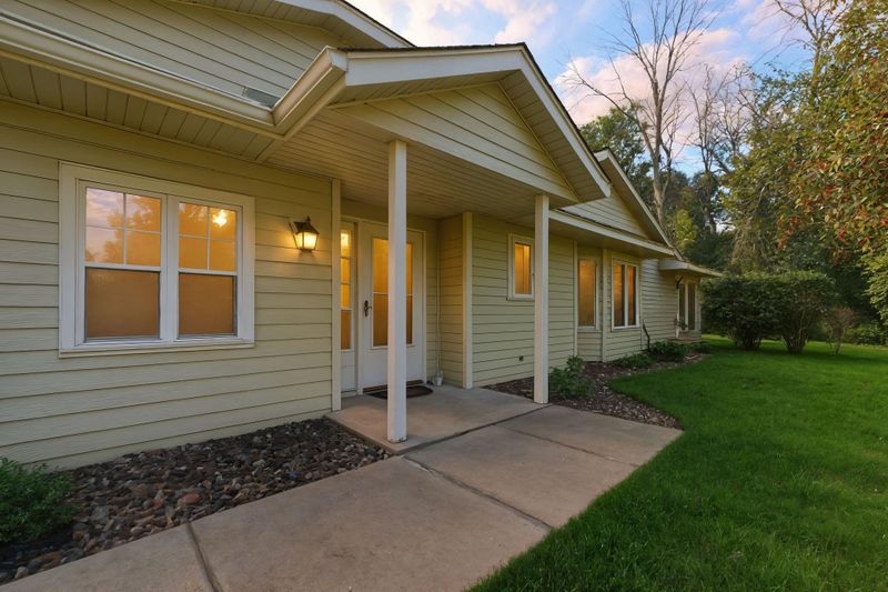 5264 Pathways Ave, White Bear Lake, MN 55110