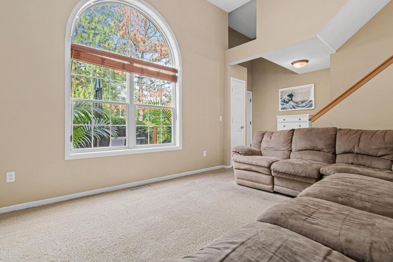 6440 Regency Ln, Eden Prairie, MN 55344