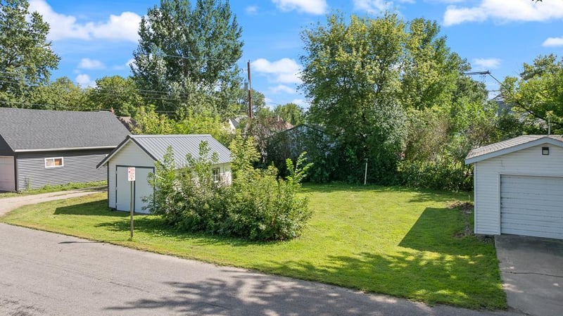 361 4th St, Echo, MN 56237