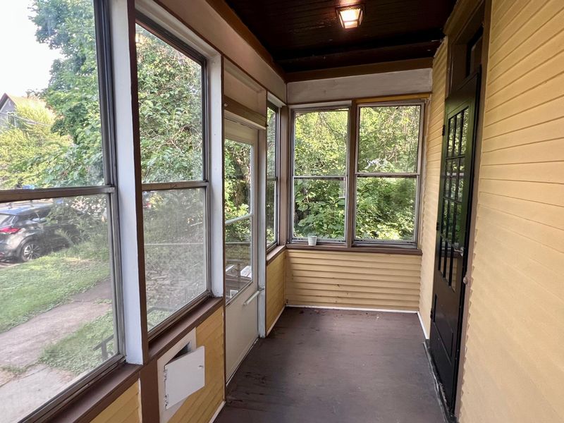 213 Ann St, Saint Paul, MN 55102