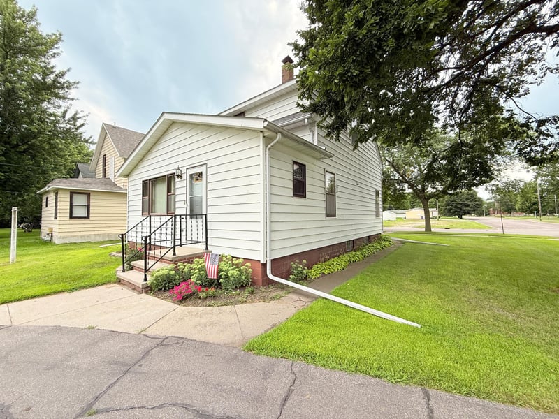 522 5th Ave, Madison, MN 56256