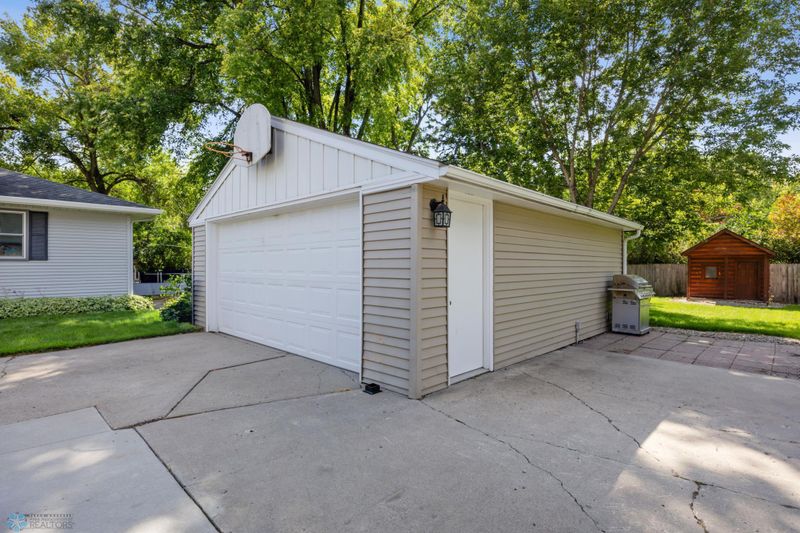 1615 13th St S, Moorhead, MN 56560