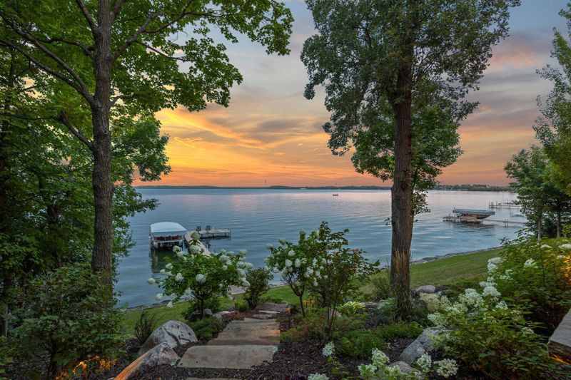 766 Old Beach Ln, Waconia, MN 55387