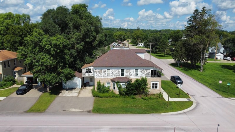 101 2nd St NW, Morristown, MN 55052