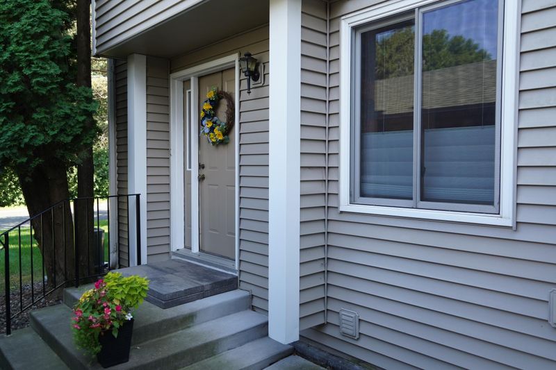 4199 Knob Cir #102, Eagan, MN 55122