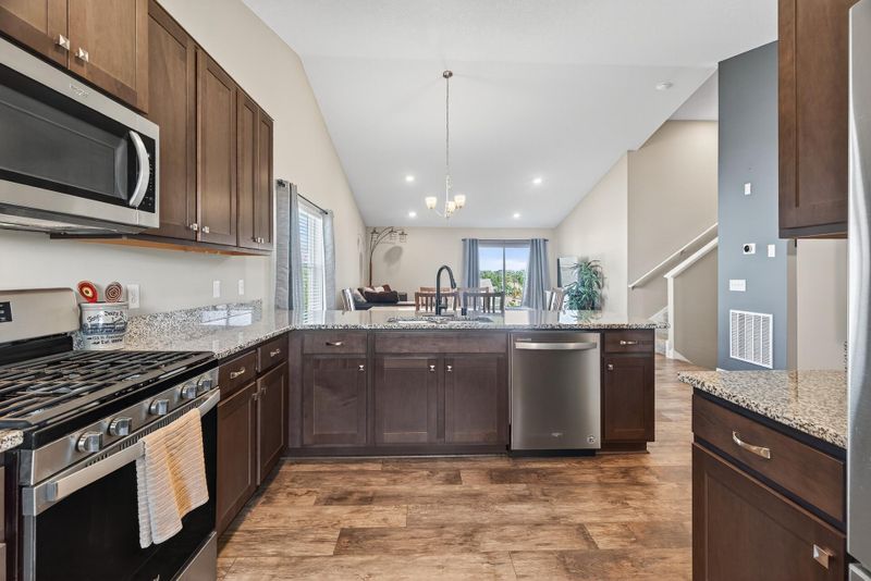 2085 Attenborough St, Shakopee, MN 55379