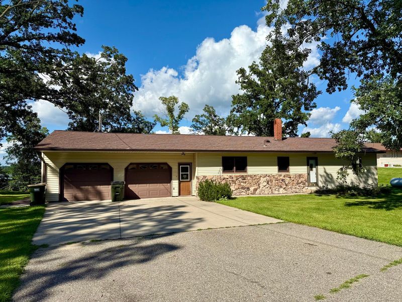 39684 Yellow Pine Cir, Sauk Centre, MN 56378