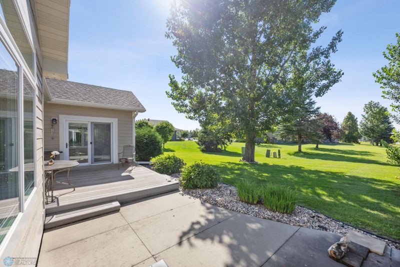 4011 39th St S, Moorhead, MN 56560