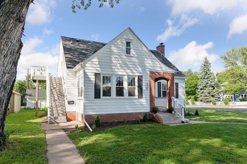 335 Shakopee Ave E, Shakopee, MN 55379