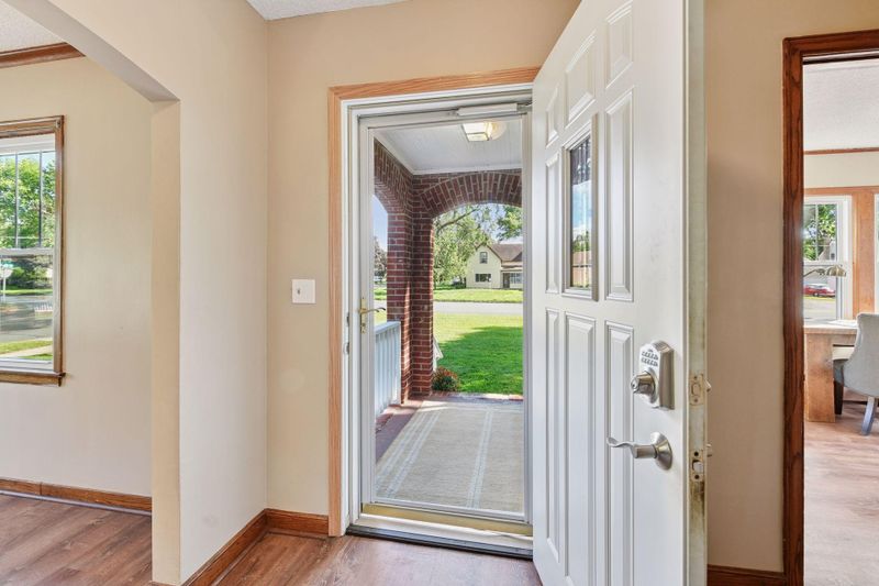 335 Shakopee Ave E, Shakopee, MN 55379