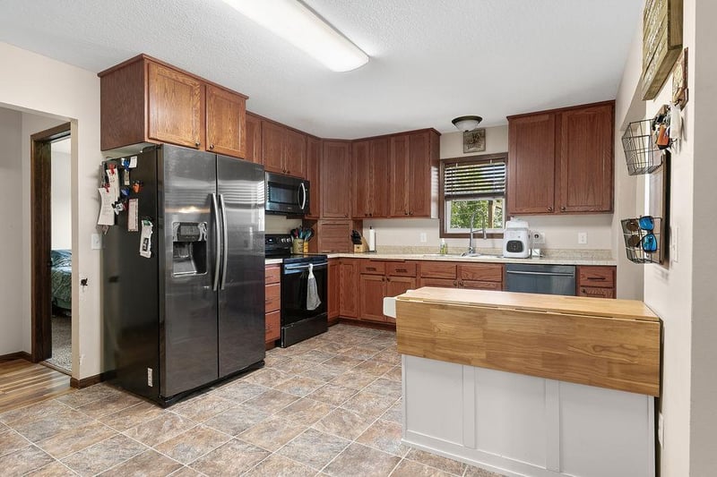 37378 168th St, Hillman, MN 56338