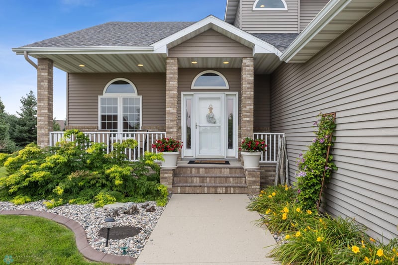 409 Allyson Cir, Moorhead, MN 56560