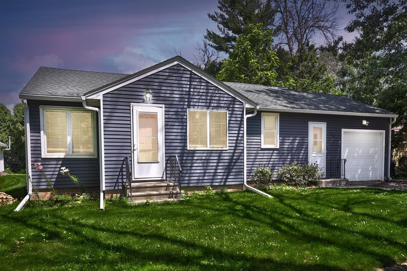 104 Grove St NW, Brownsdale, MN 55918