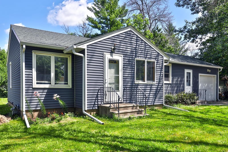 104 Grove St NW, Brownsdale, MN 55918