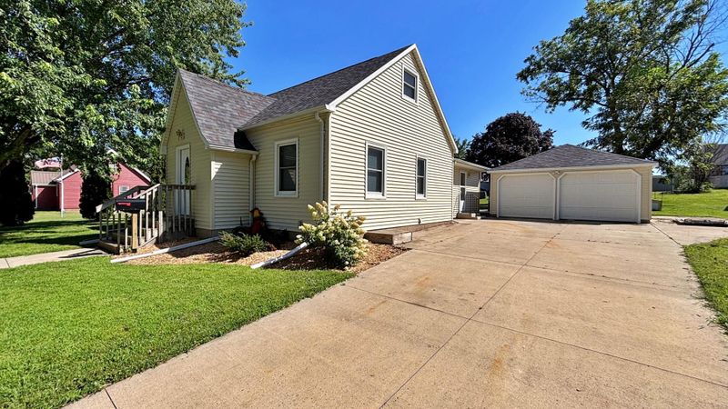 611 W Lincoln St, Springfield, MN 56087