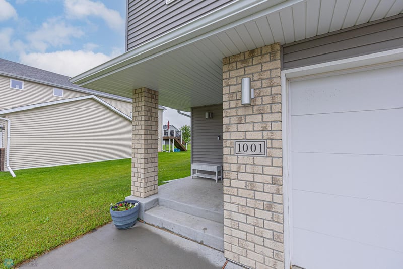 1001 9th St SE, Barnesville, MN 56514