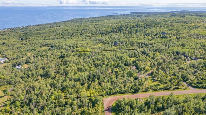 698 Cuttingwood Rd, Two Harbors, MN 55616