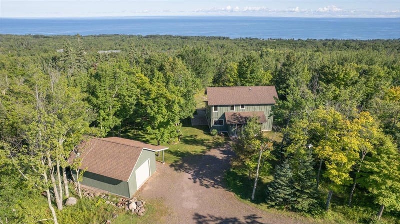 698 Cuttingwood Rd, Two Harbors, MN 55616
